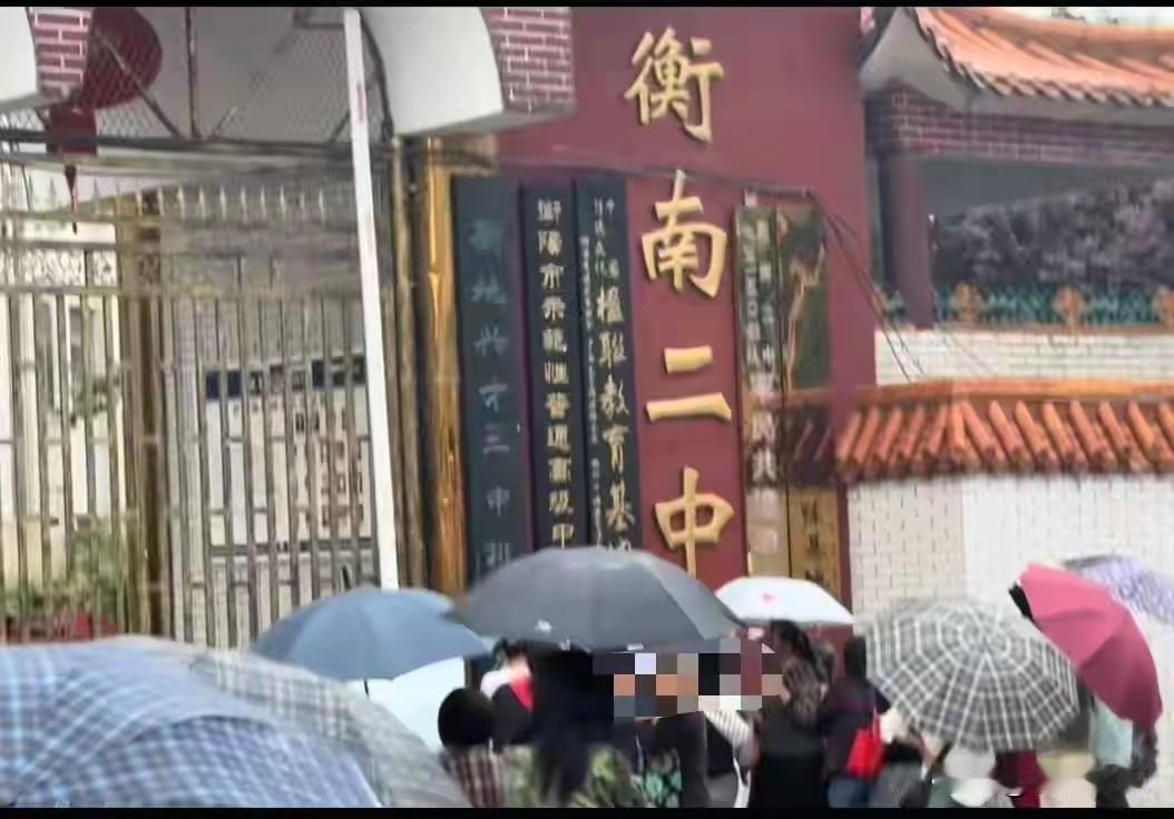 衡南二中高二男生5月10日下晚自习在校内跑步后猝死， 校方：非老师罚跑，赔偿问题