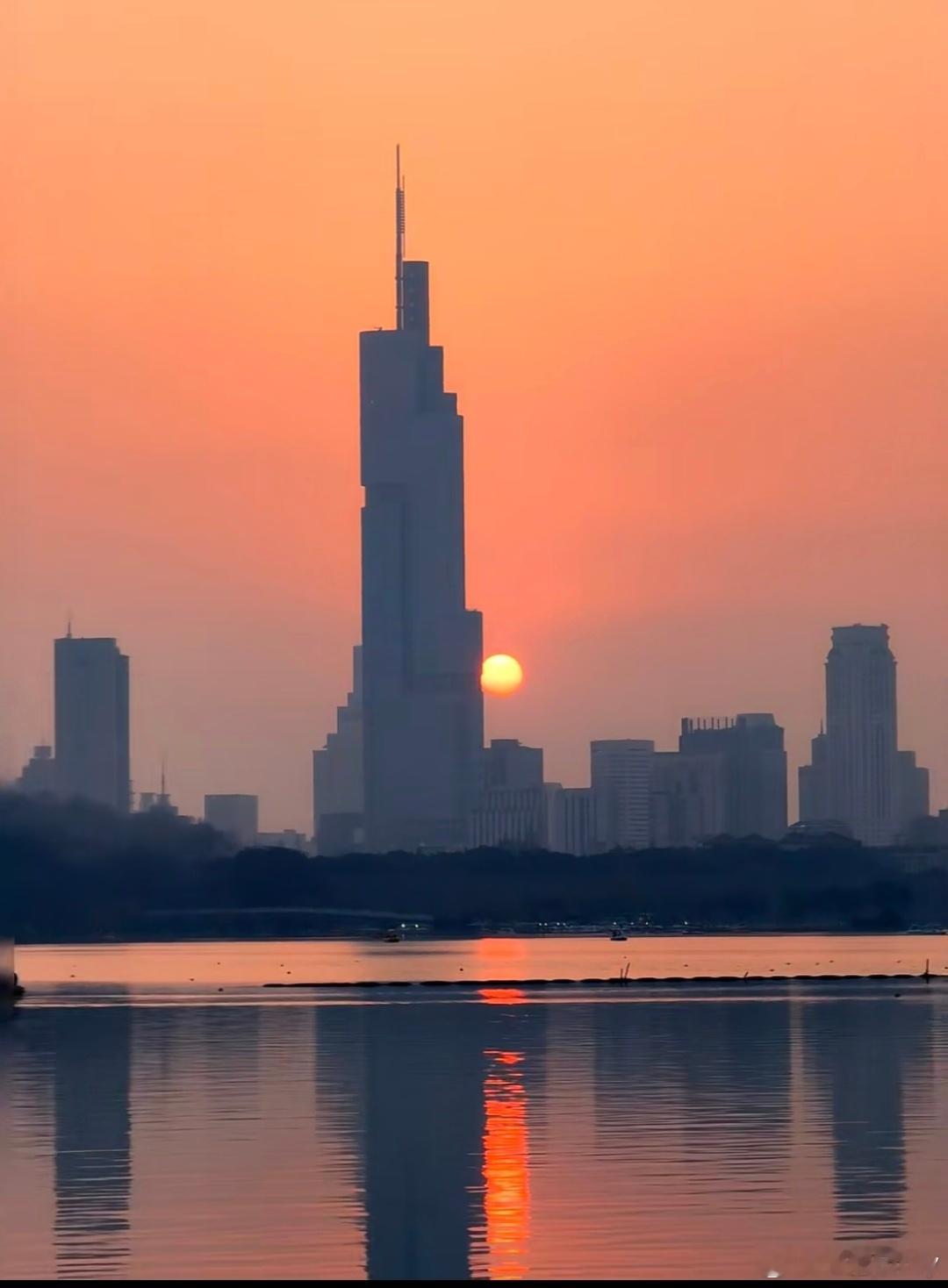 玄武湖日落美哭了～ ​​​