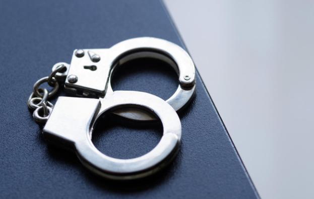 河南一男子跟别人老婆搞一起，被人家丈夫发现后警告多次，他不听就算了，还怀恨在心开