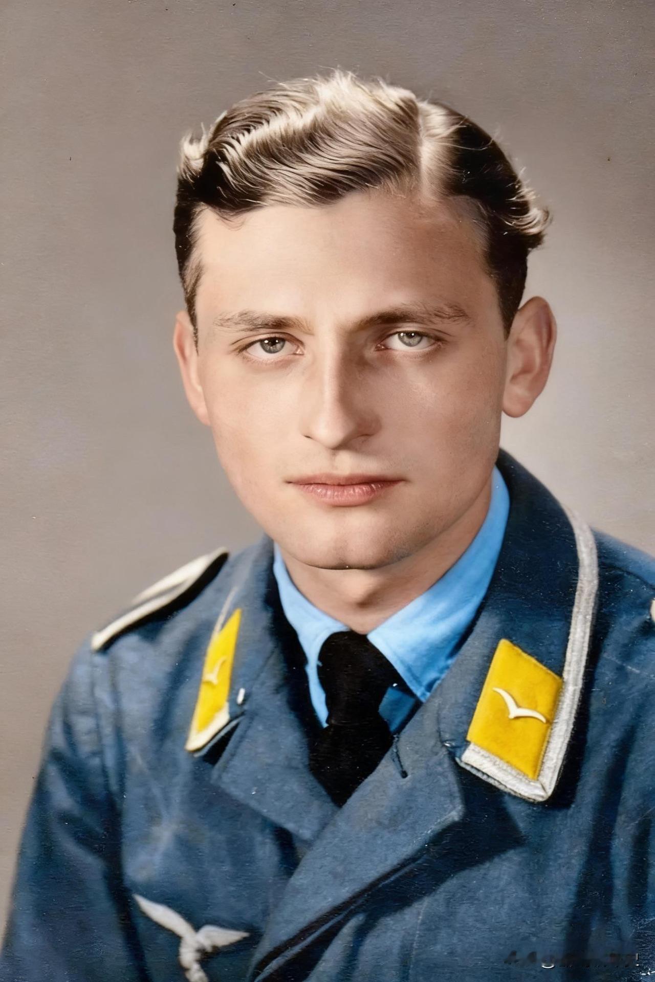 空军下士

历史 历史老照片 二战 德国