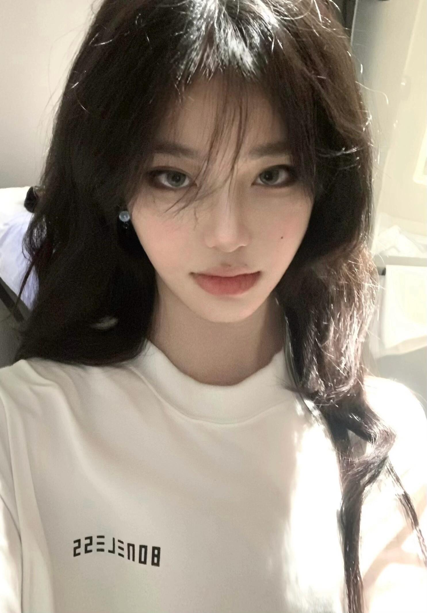 - ​​​