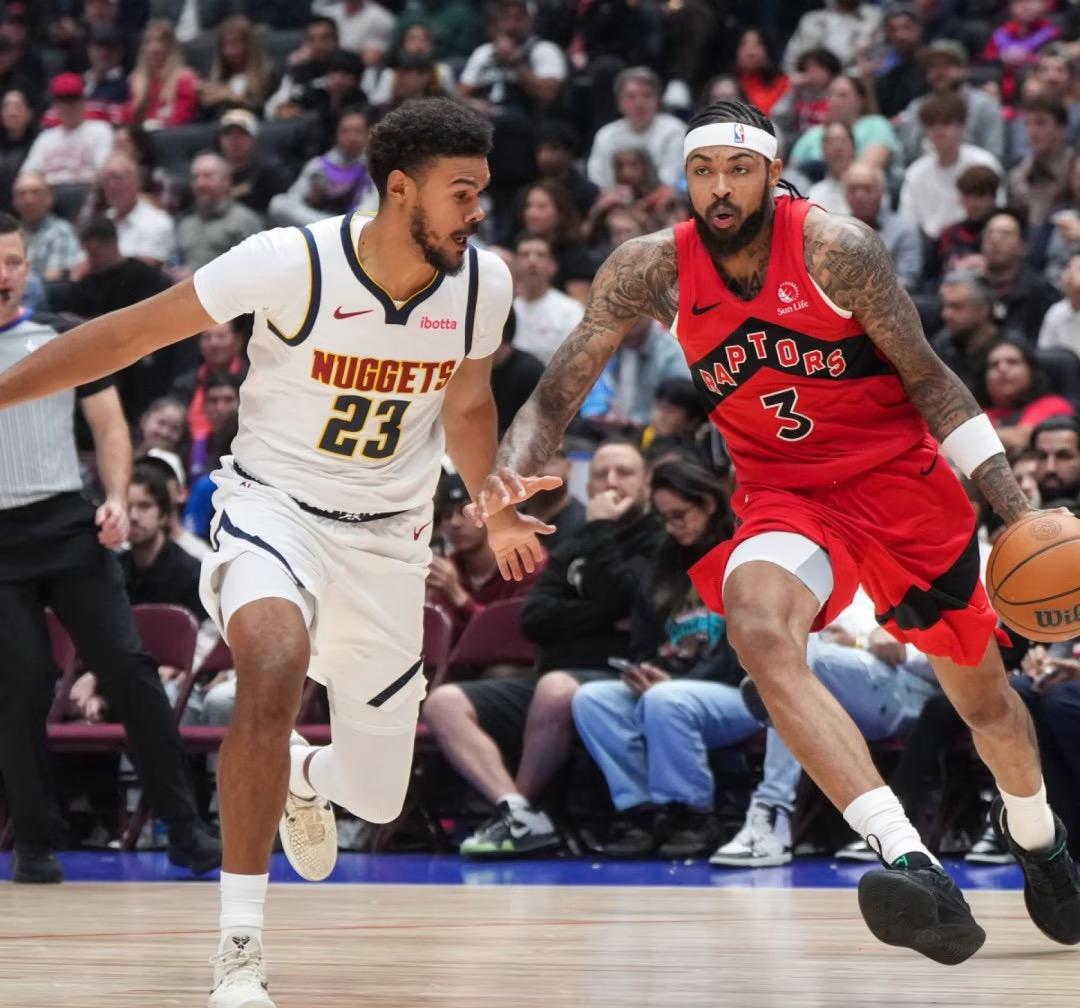 根据Synergy数据统计，约翰逊目前限制对手持球人打挡拆时，每回合仅让对手得到