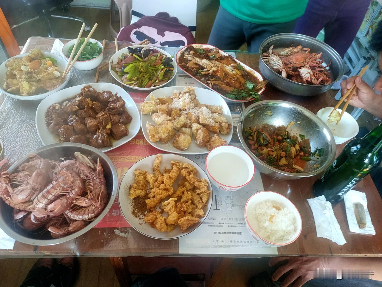 世上只有爸妈好，我爸和我妈做的饭菜就是香，色相味俱全，吃出一种幸福感，真是感恩不