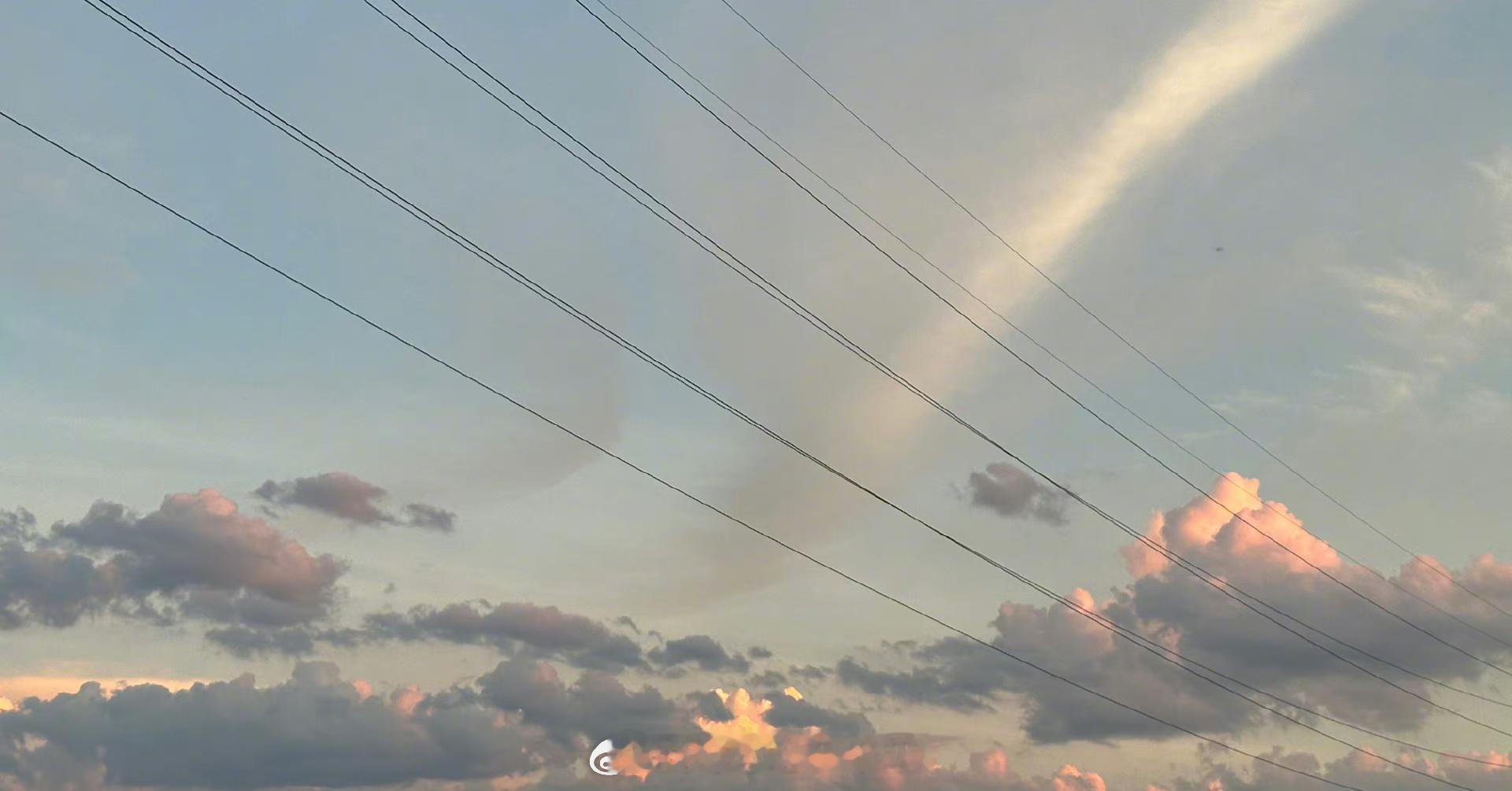#成毅分享最近的天空#成毅分享最近的天空。成毅是真的很温暖啊，每一天身边发生的事