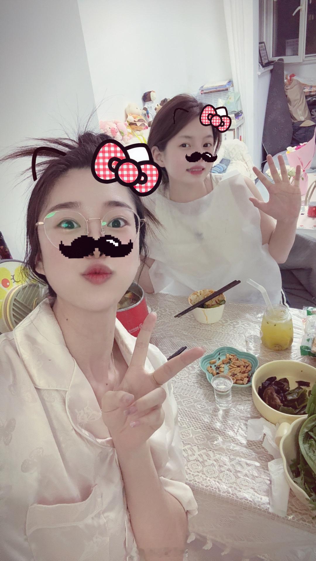 每日一餐分享美女约会好开心 ​​​