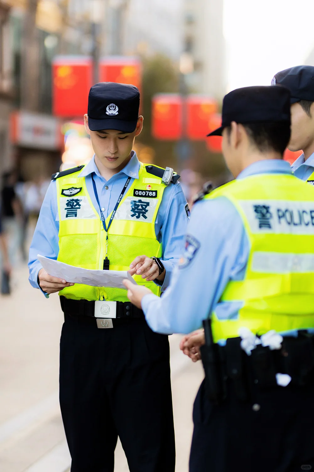 上海街拍/外滩多了一道靓丽的风景线