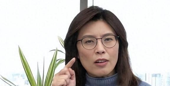 郑丽文公开喊话大陆：请大陆的一些朋友不要对台湾喊打喊杀。她强调说，要知道台湾被清