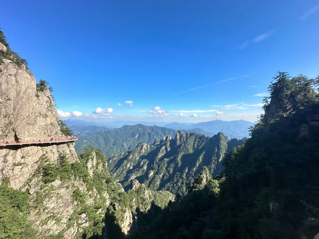 今天的快乐是爬山给的！