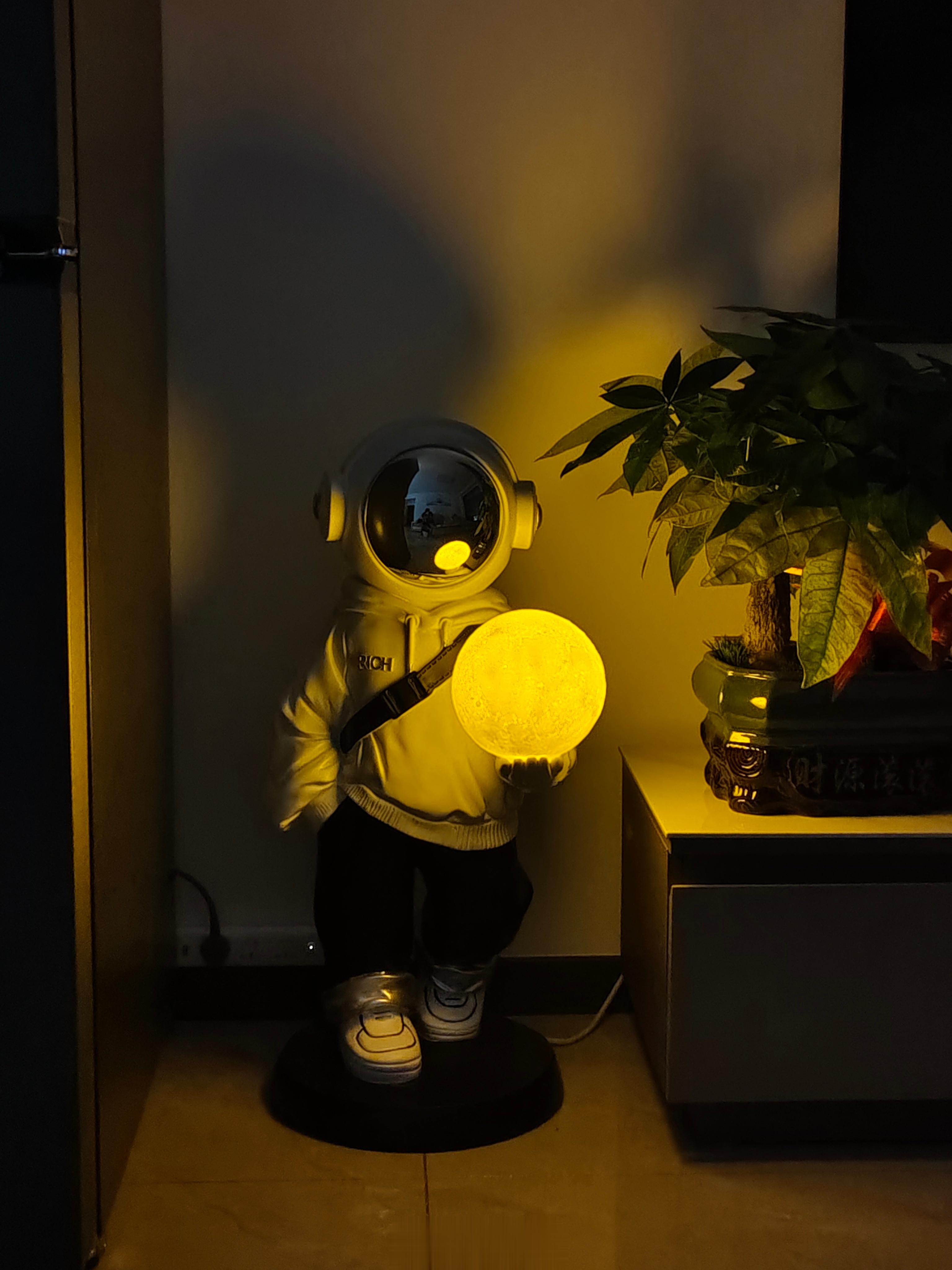 我家里的光影交错​​​