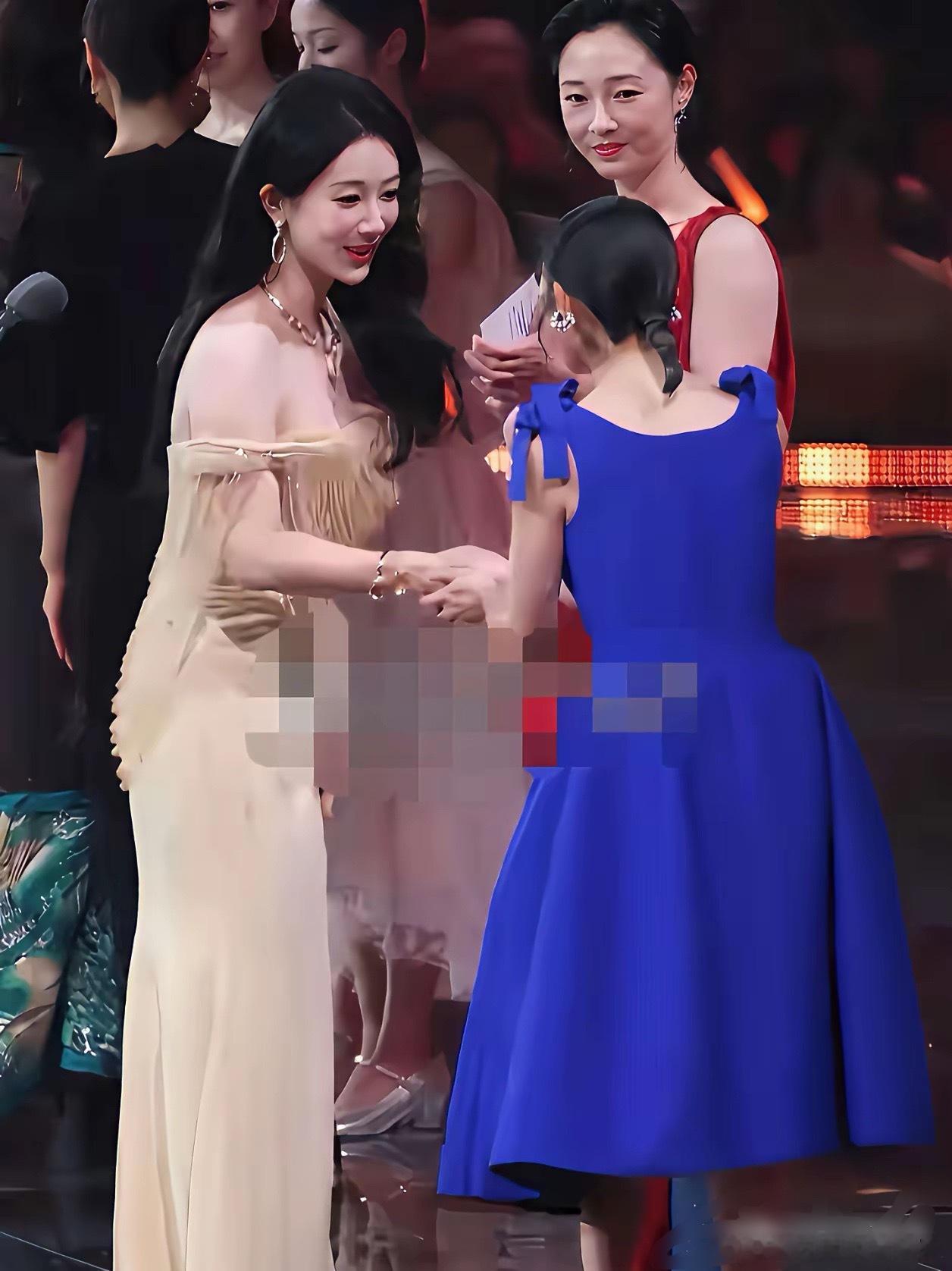 一个动作，暴露了卫诗雅的人品。卫诗雅获得百花最佳女主角奖后，她自己都懵的，看起来