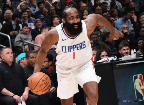 哈登28分小将惊艳，快船惨遭逆转2连败！

刚刚结束的一场NBA常规赛，快船7连