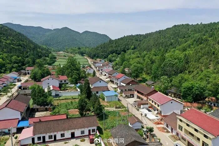 【#村支书李杨同志不幸遇难# 汉中市委书记专程前往该村慰问】陕西省“汉中发布”消