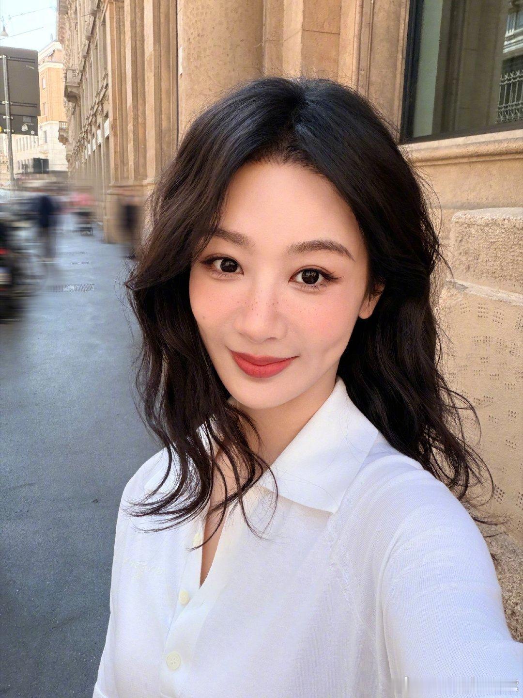 杨紫yz杨紫玉兰花开君再来yz杨紫董竹君yz“从晨光熹微到红霞漫卷 爱意从未落幕