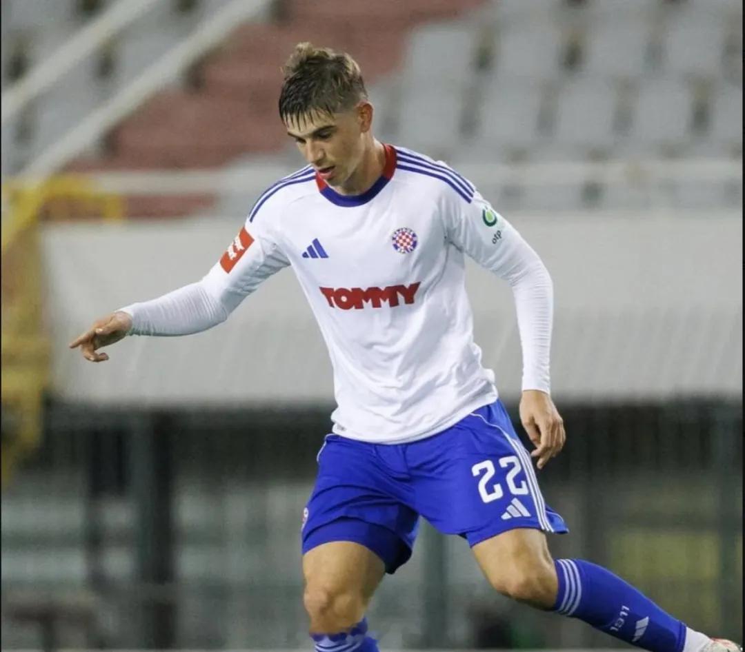 罗马诺发推：国米正接近签下布拉尼米尔-姆拉西奇，他们和哈伊杜克就这名中卫500万