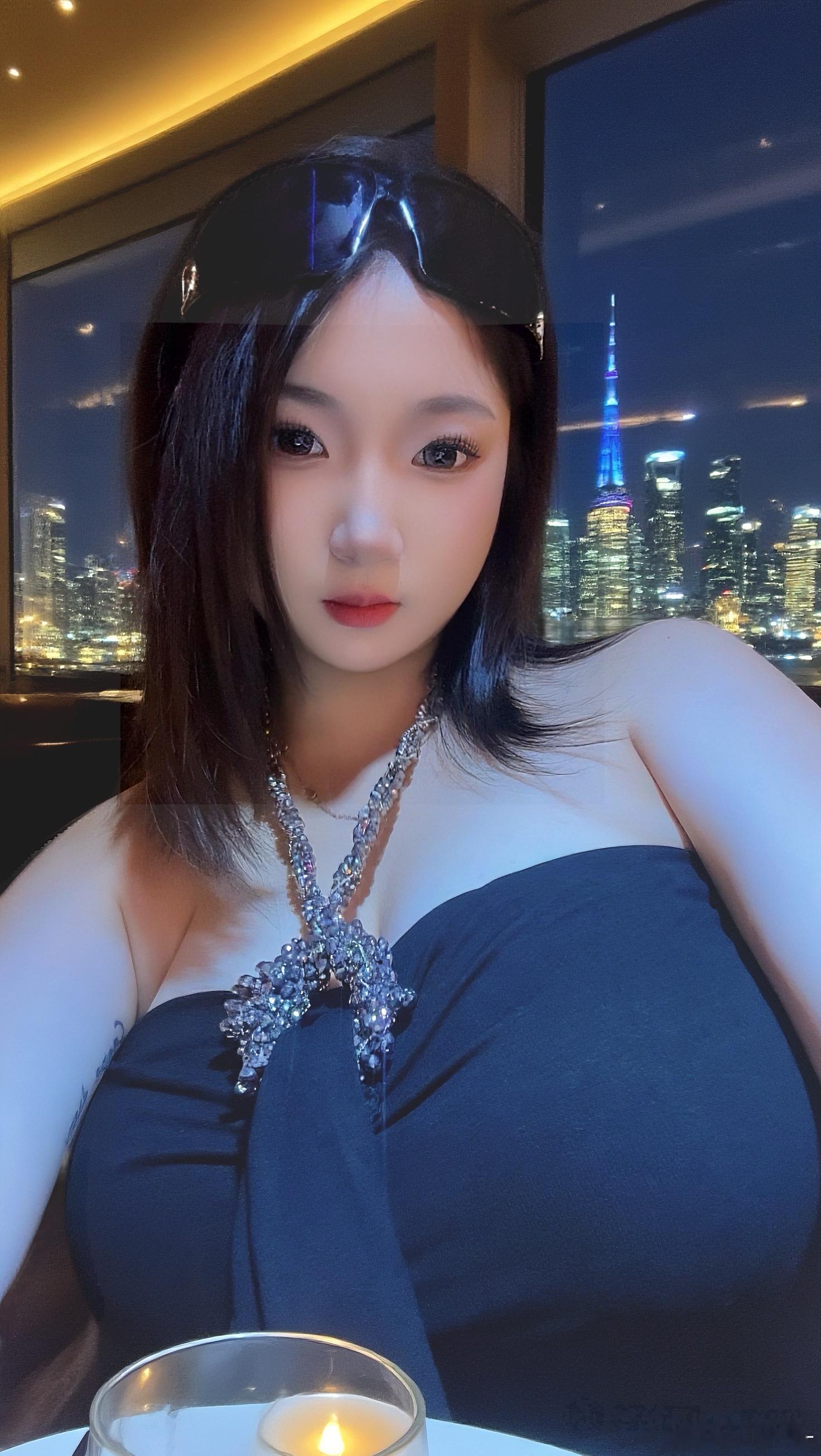 你从来不懂我 在你眼里我从来都是一个自私薄凉性格强势从不低头的女人 ​​​