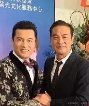 两人同龄，吕良伟看着比任达华年轻10岁，这对比真是，吕良伟是怎么保养的？#吕良伟