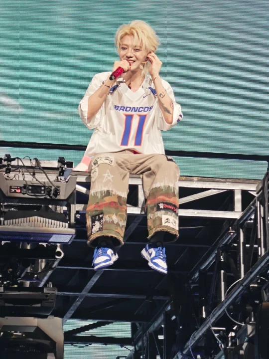 鹿晗 笑眯眯的鹿晗我直接抱走