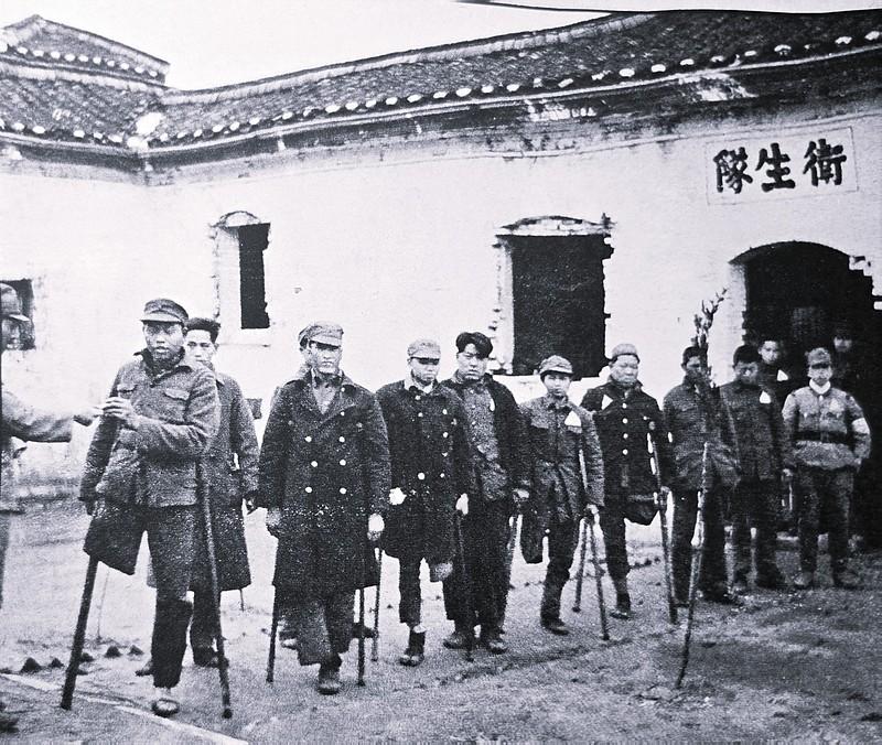 陈赓1932年在上海养腿伤时因叛徒出卖被捕，蒋介石得知消息特意把人从上海押到江西