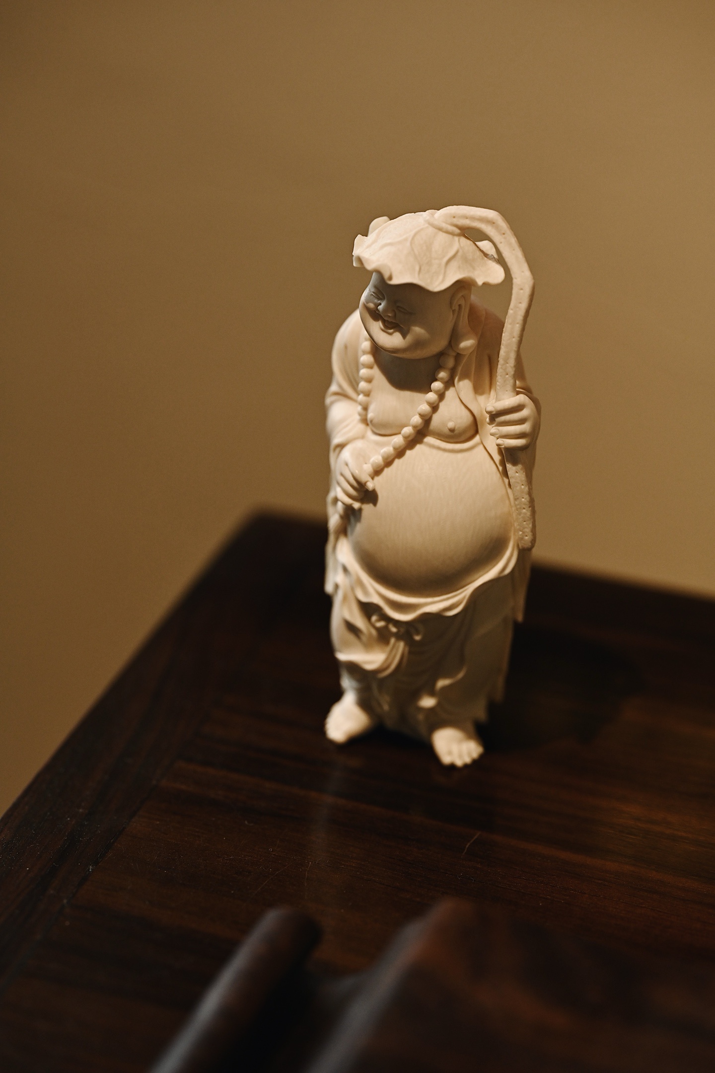 猛犸 | 和和美美•弥勒佛料质细腻，雕刻弥勒弥勒袒胸露腹，丰腴饱满，面容喜乐开怀