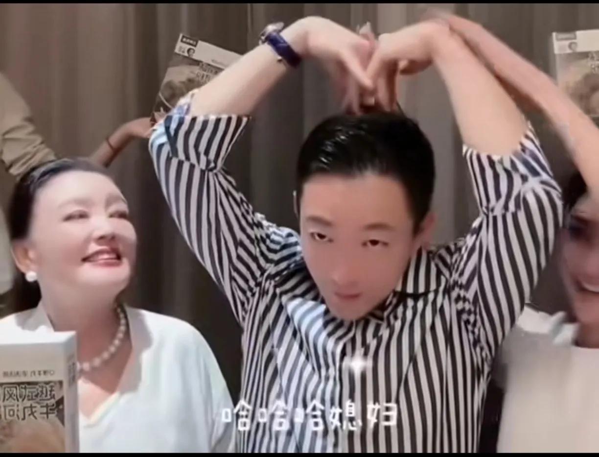 张兰母子总算和好了，儿子无论怎样得罪母亲，当妈妈的都不记仇，过段时间消气后，又是