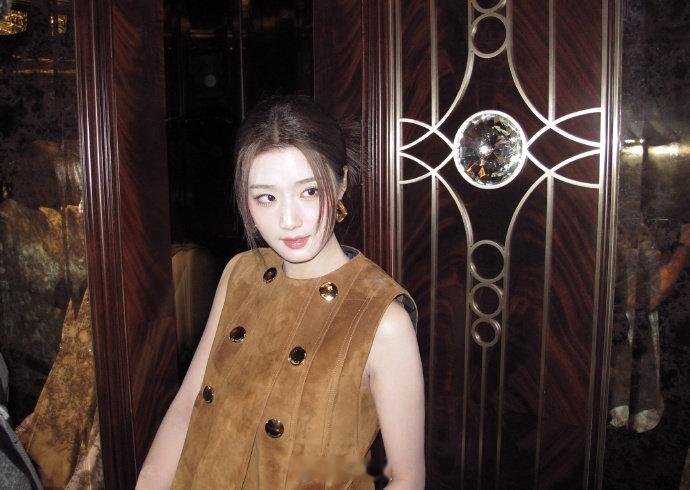 卢昱晓LV官宣啦！正式成为品牌好友，颜值与时尚感双双在线，和LV的高级风格超契合