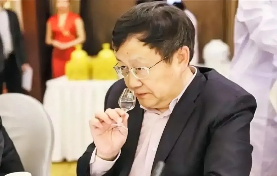 我25岁进入体制，因为没有背景关系，尝尽冷暖，苦熬20年才升“副处”，最后我总结
