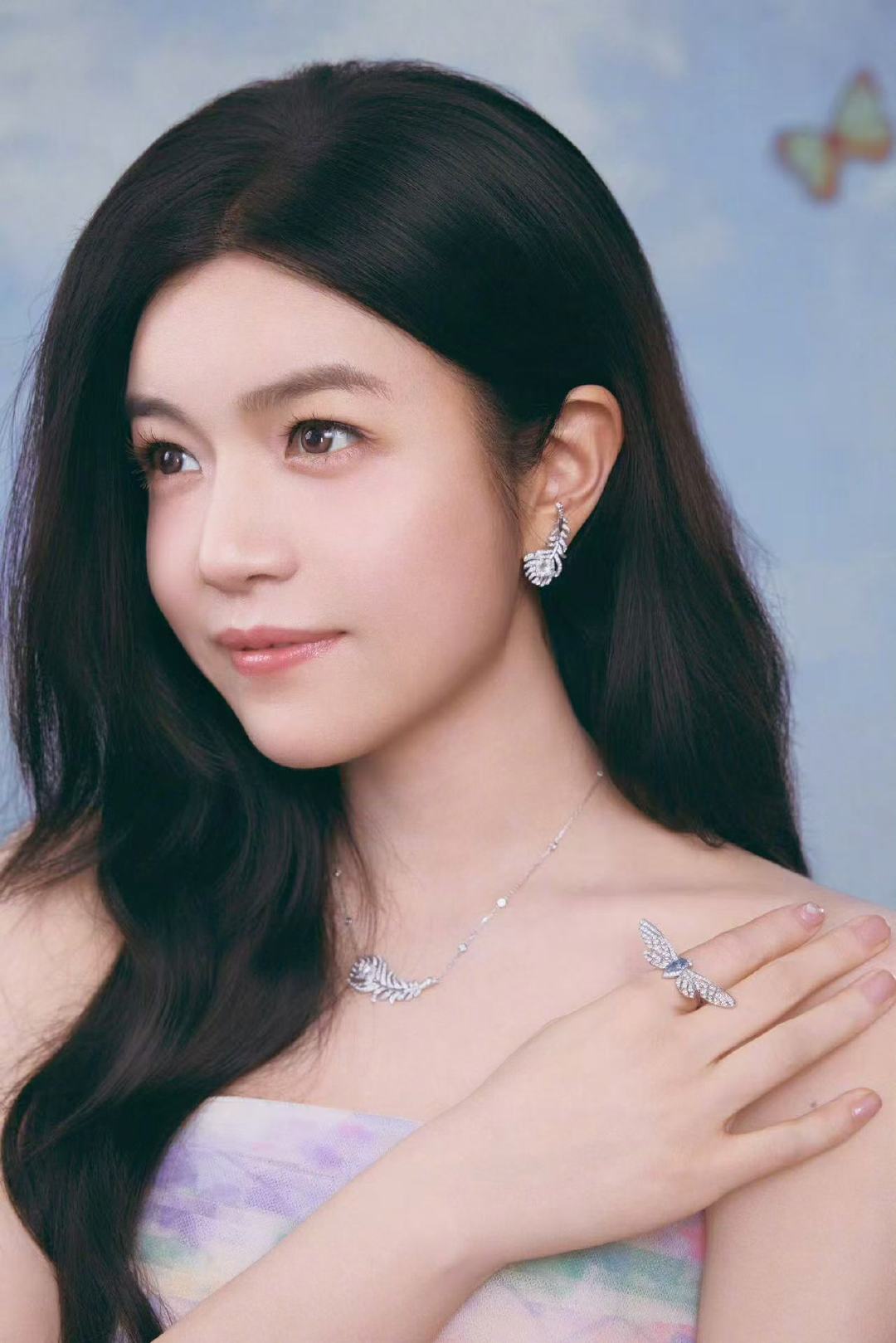 陈妍希香香软软小蛋糕陈妍希送你一块香香软软小蛋糕姐姐知道自己是小蛋糕耶 