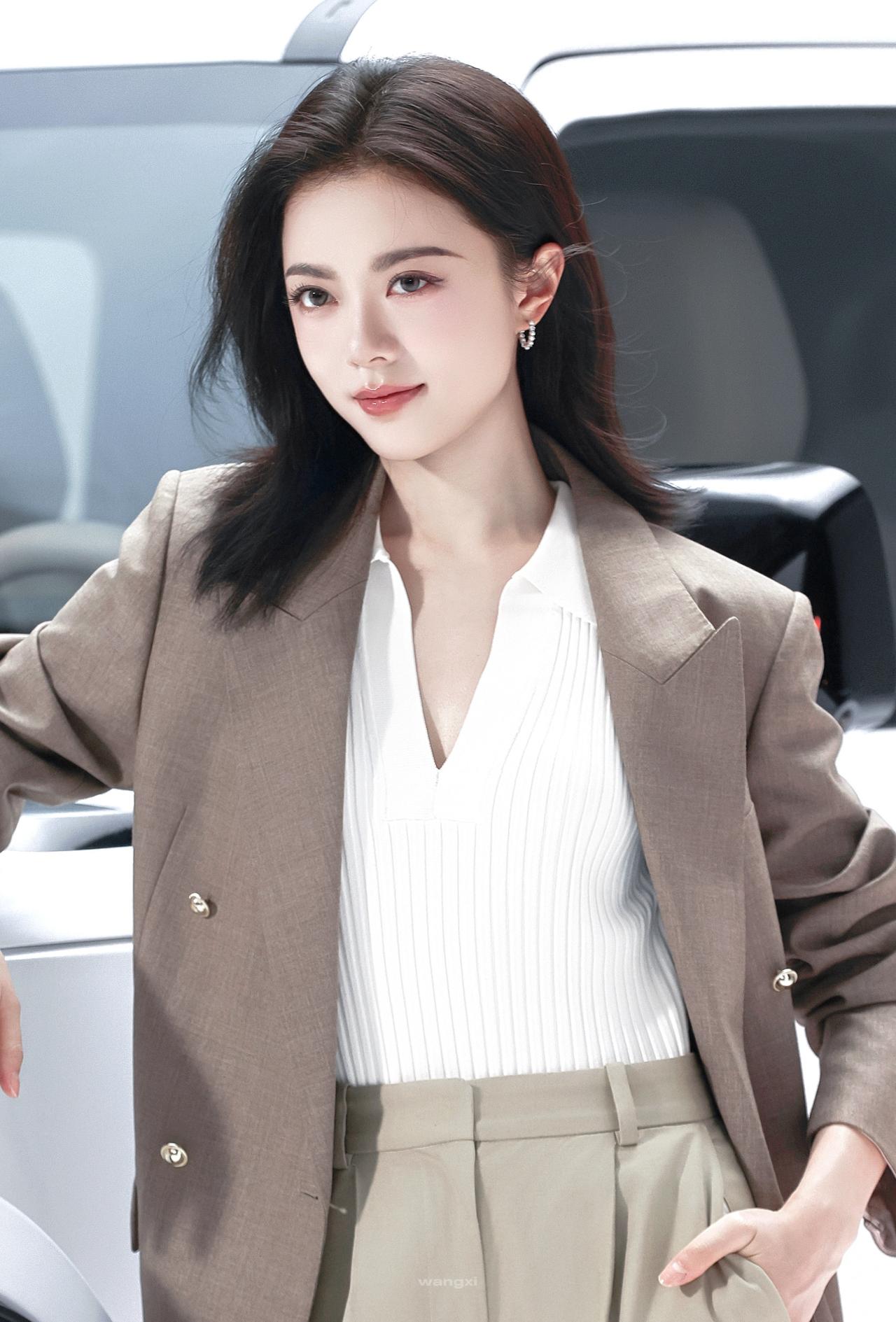 💼

icar全球品牌代言人赵今麦 ​​​