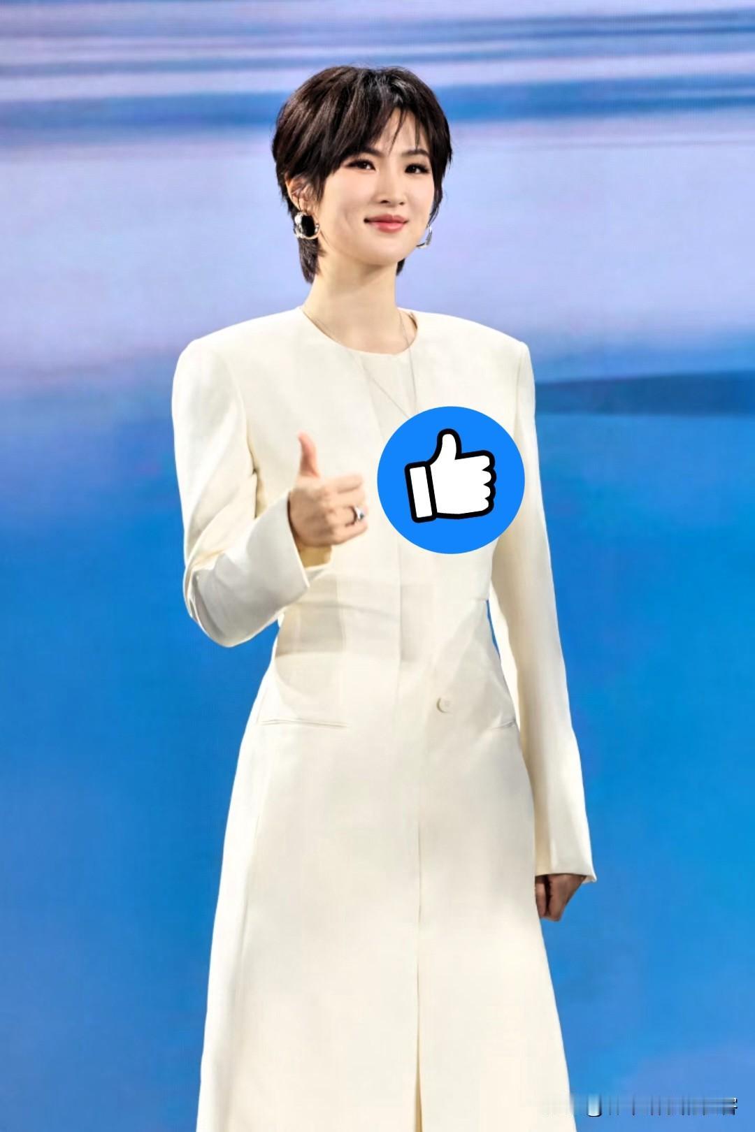 发现一个有意思的事！
只要是姚安娜在
不管对方咖位大不大，和她搭不搭，而她演的多