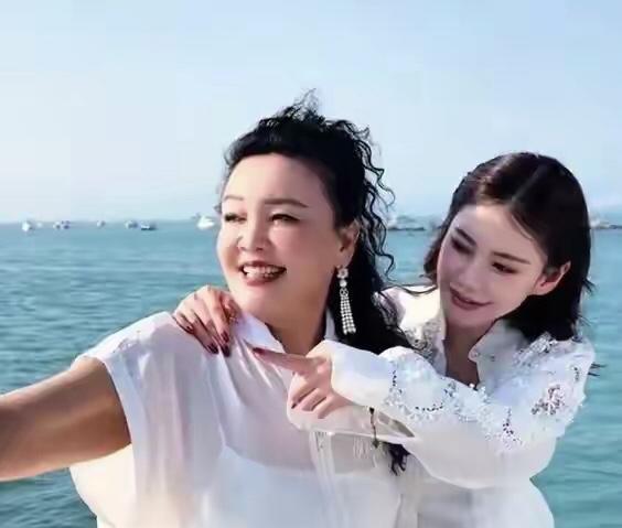 马晓梅这回从心里往外佩服婆婆张兰了。不得不说，张兰出的这几招，让马晓梅真是难以招