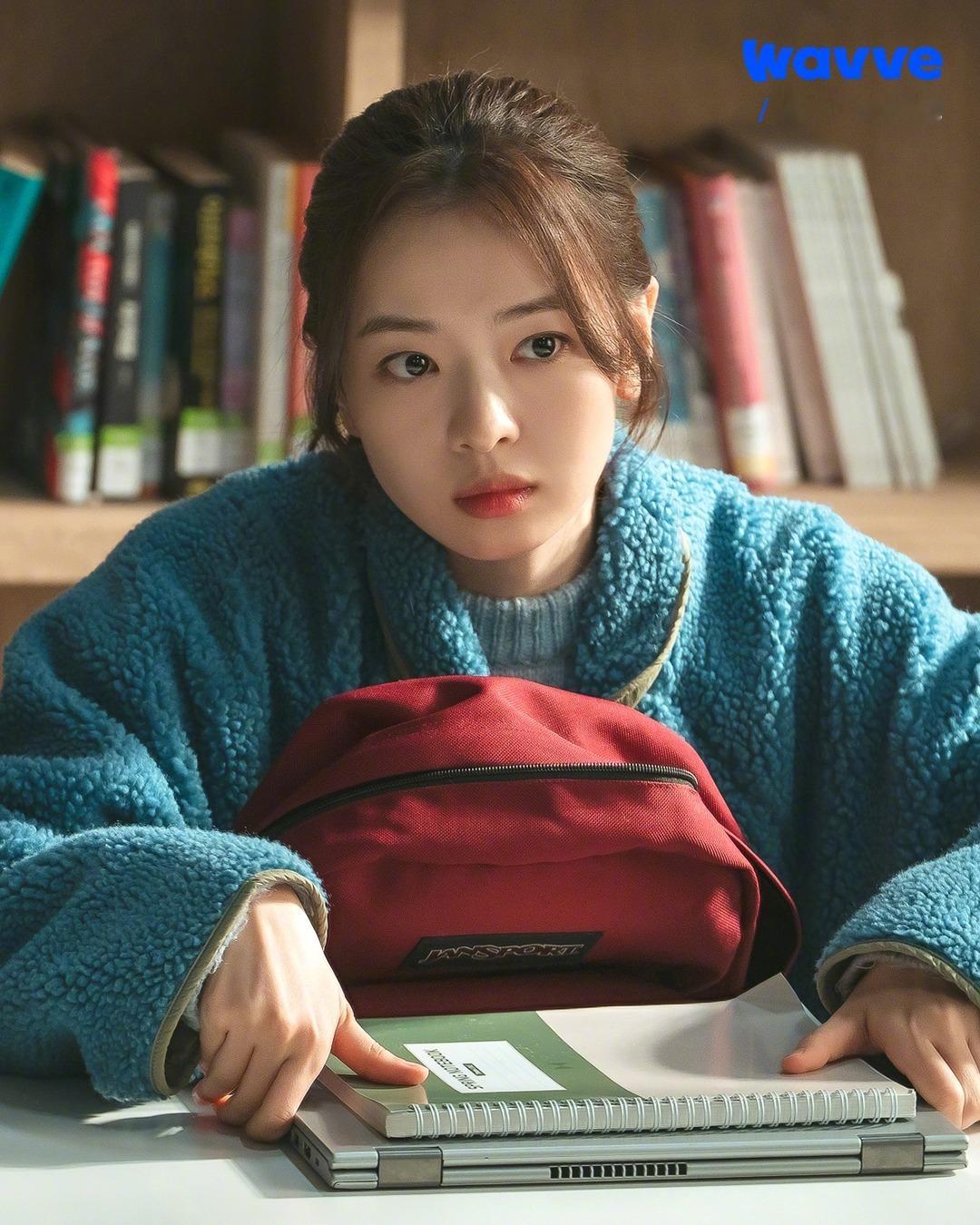 Wavve新剧第四次爱情革命 公开黄宝凛星[超话] 剧照。该剧讲述母胎单身的工科