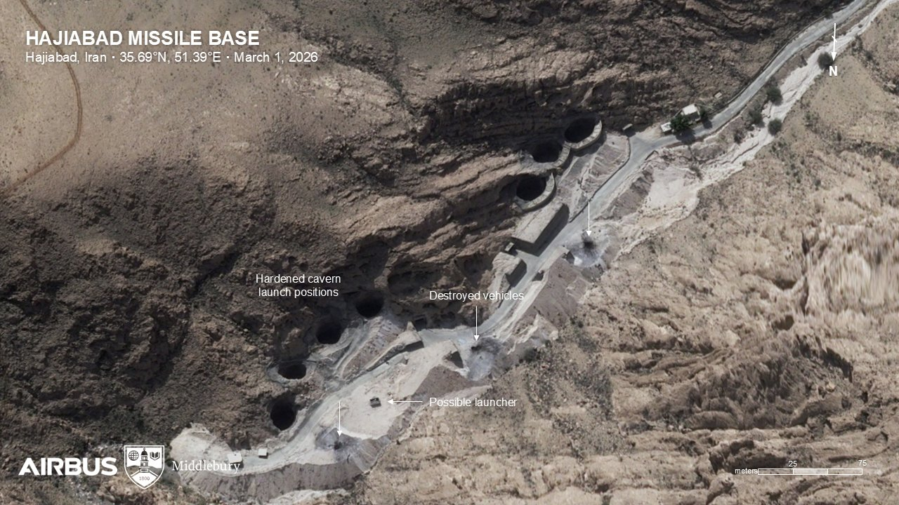 革命卫队哈吉阿巴德导弹基地，有三个目标被击毁的痕迹，可能是导弹发射车。 