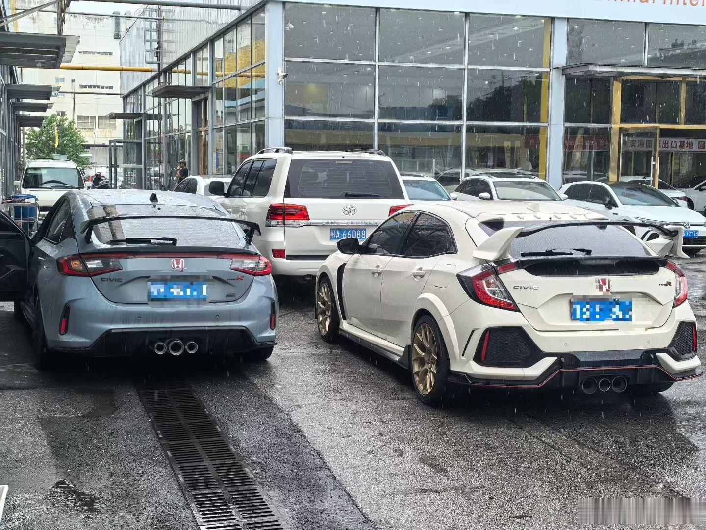 最近真是跟Type R干上了再收入一台 FL52025年 1.4万公里超音速灰 
