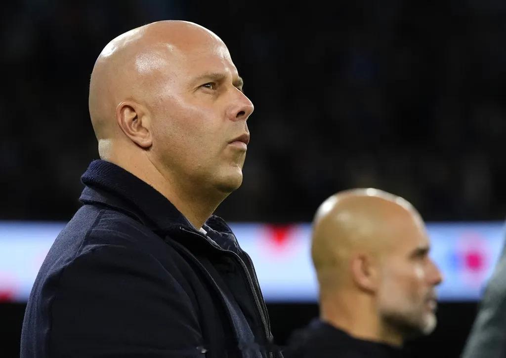 有传闻称可能会在一月份收购新中卫，而斯洛特在赛前新闻发布会上回应了这个说法。利物