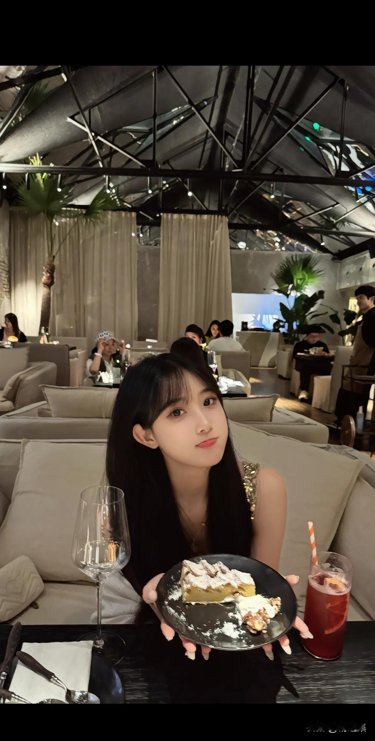 灯火可亲，甜食助兴
