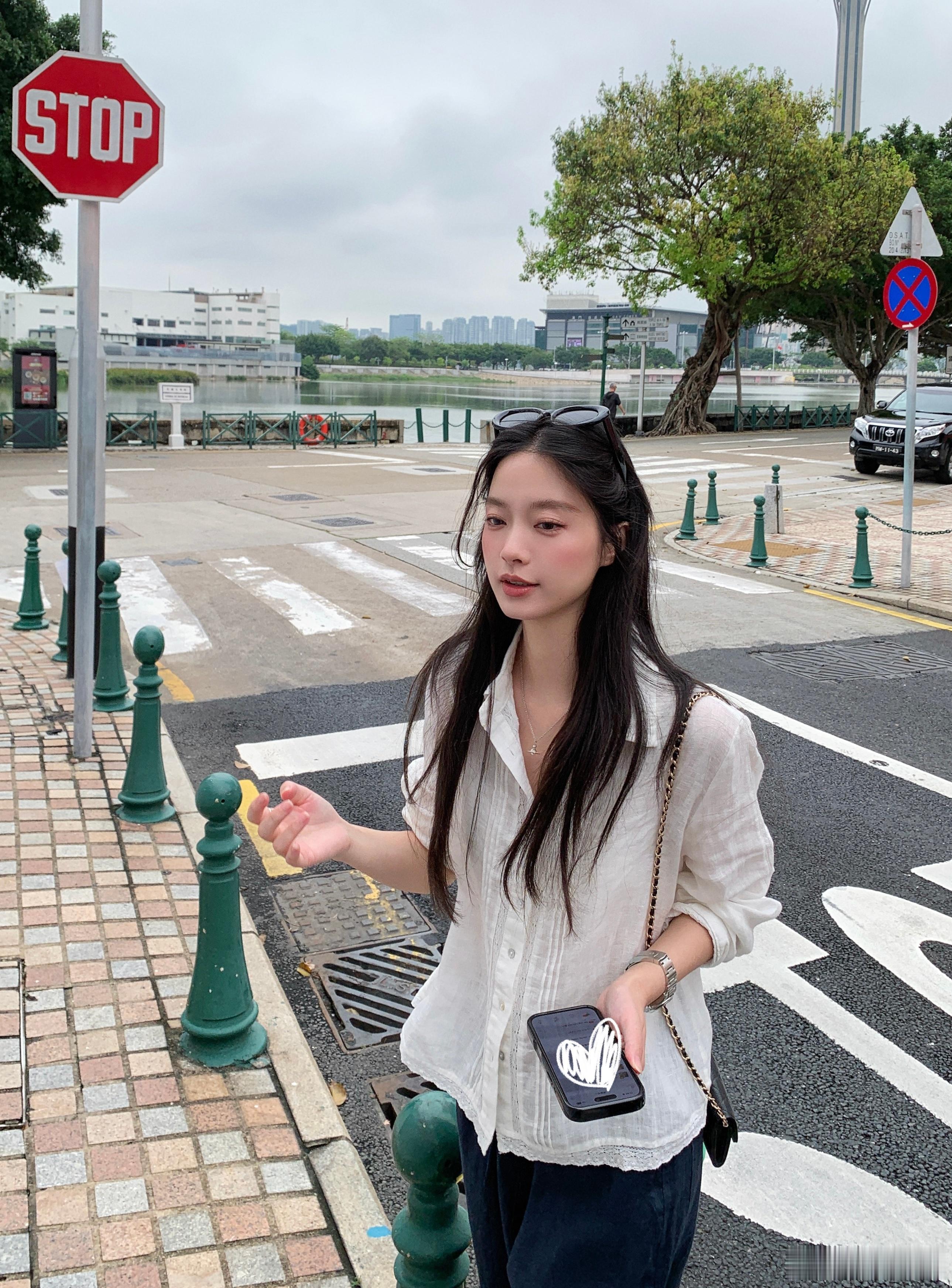 100亚麻衬衫小短款门禁袖子还有下摆都做了拼蕾丝基础款不基础评论 song姐妹 