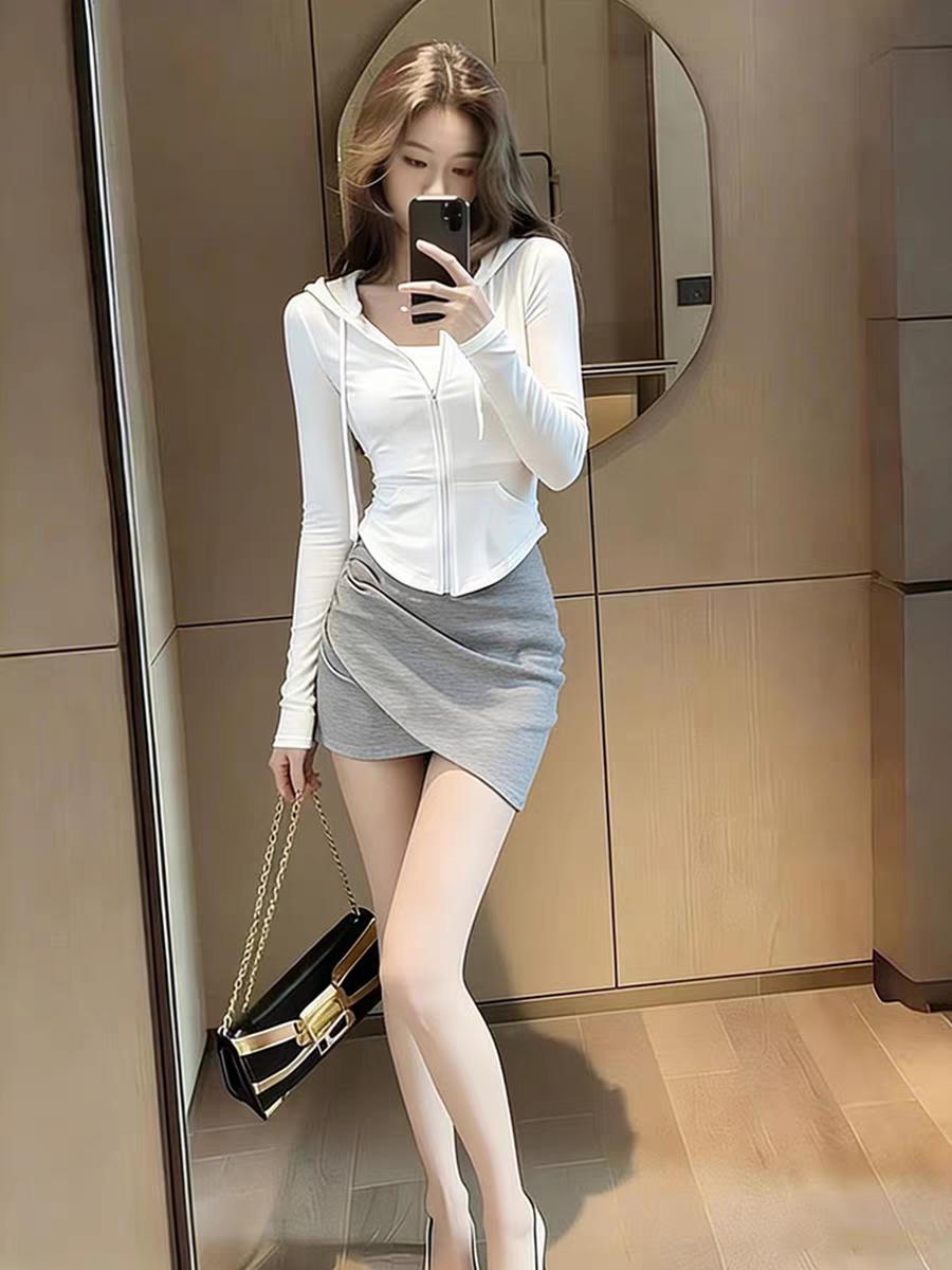 每一帧都是时尚，都是对生活的热情，对穿搭的挚爱！女人如何穿出含蓄的性感?