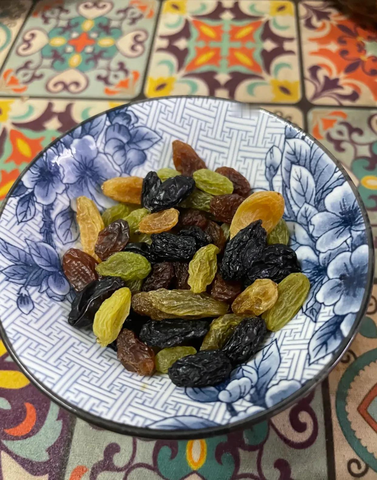 万没想到每天一把葡萄干这么养生，小瞧它了！！！

研究至此，探访者仍觉意犹未尽，