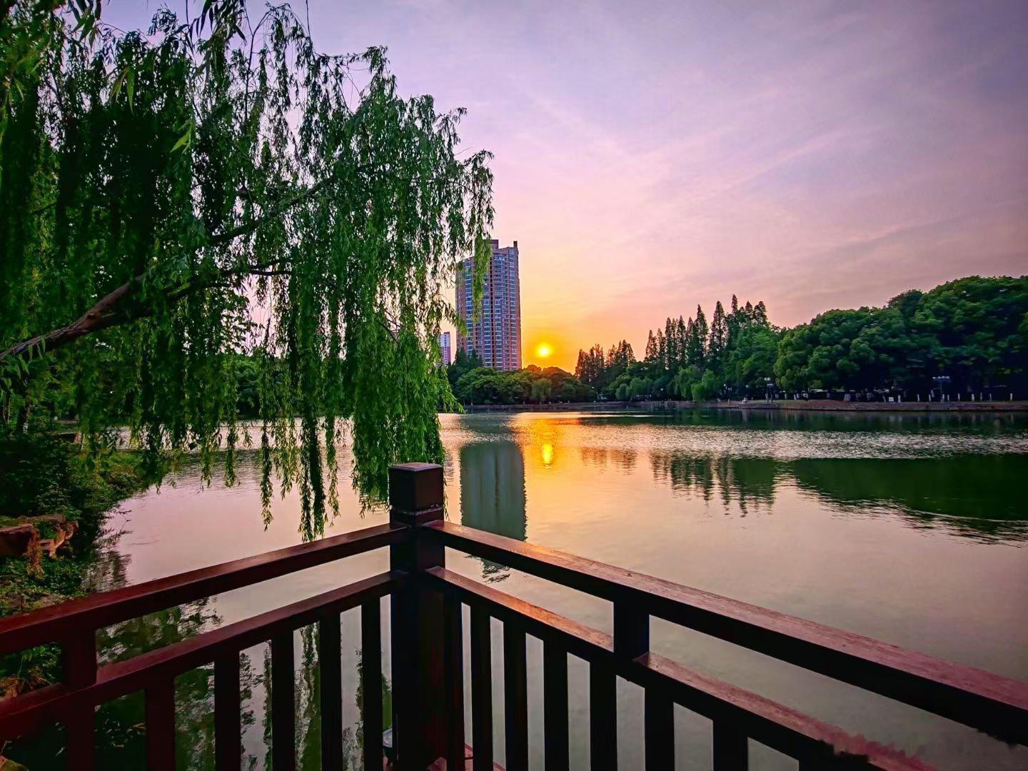 哲思呓语 ：人生路上，必须精彩，活出个样来给自己看！早安江南生活早安 马鞍山
