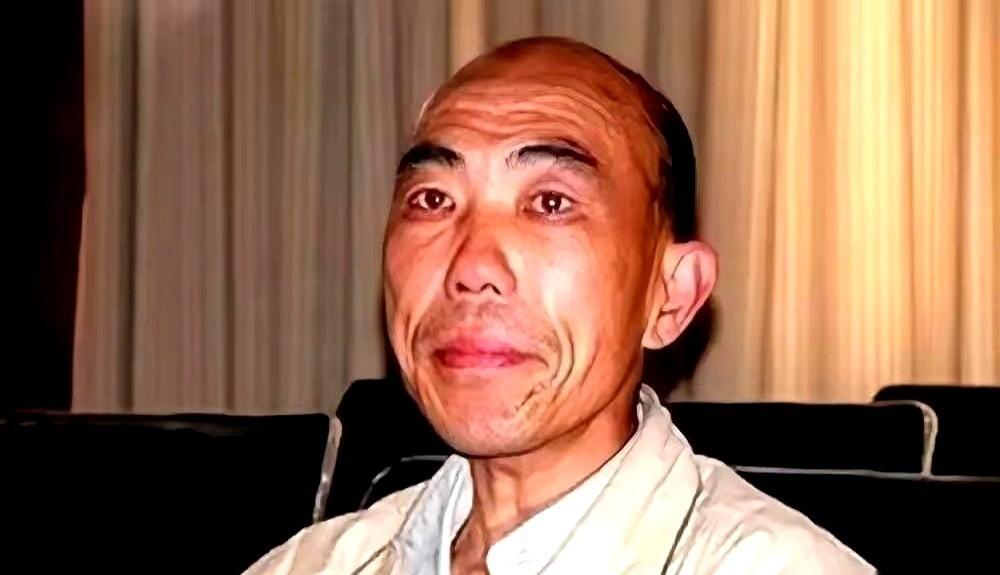 1991年春节前后，鹿邑县的胥敬祥因为一件绿马甲被冤枉，他当时20岁，刚打工回来