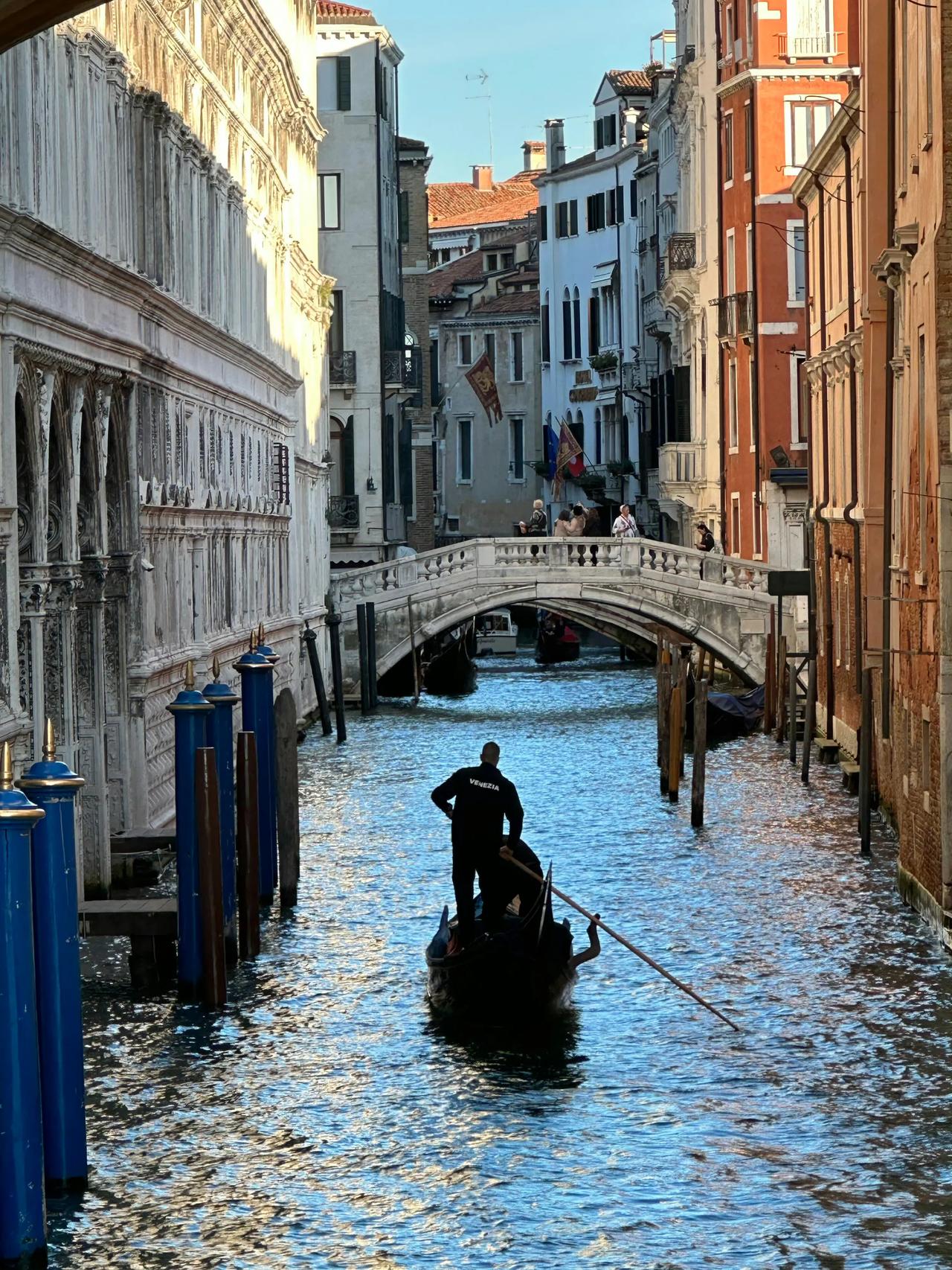 威尼斯的一场水城日出🛶✨🌅