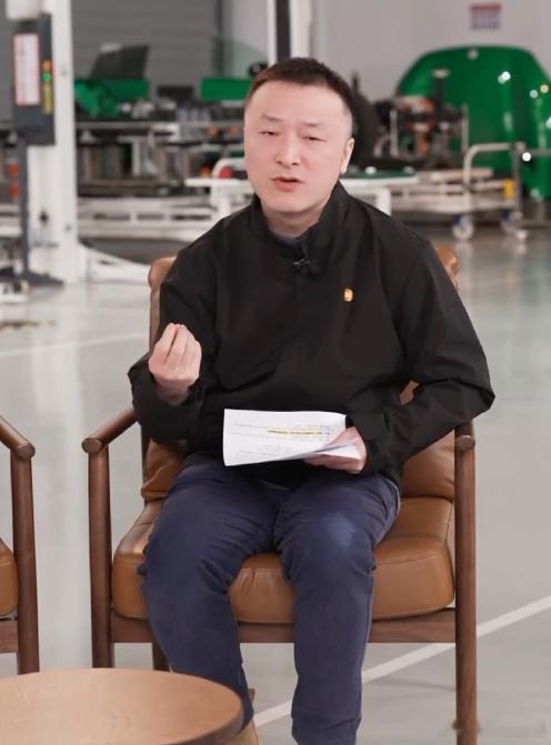 小米徐洁云称集中辟谣只是个开始新车情报局昨晚，进行了4个多小时的新年拆车直播，在