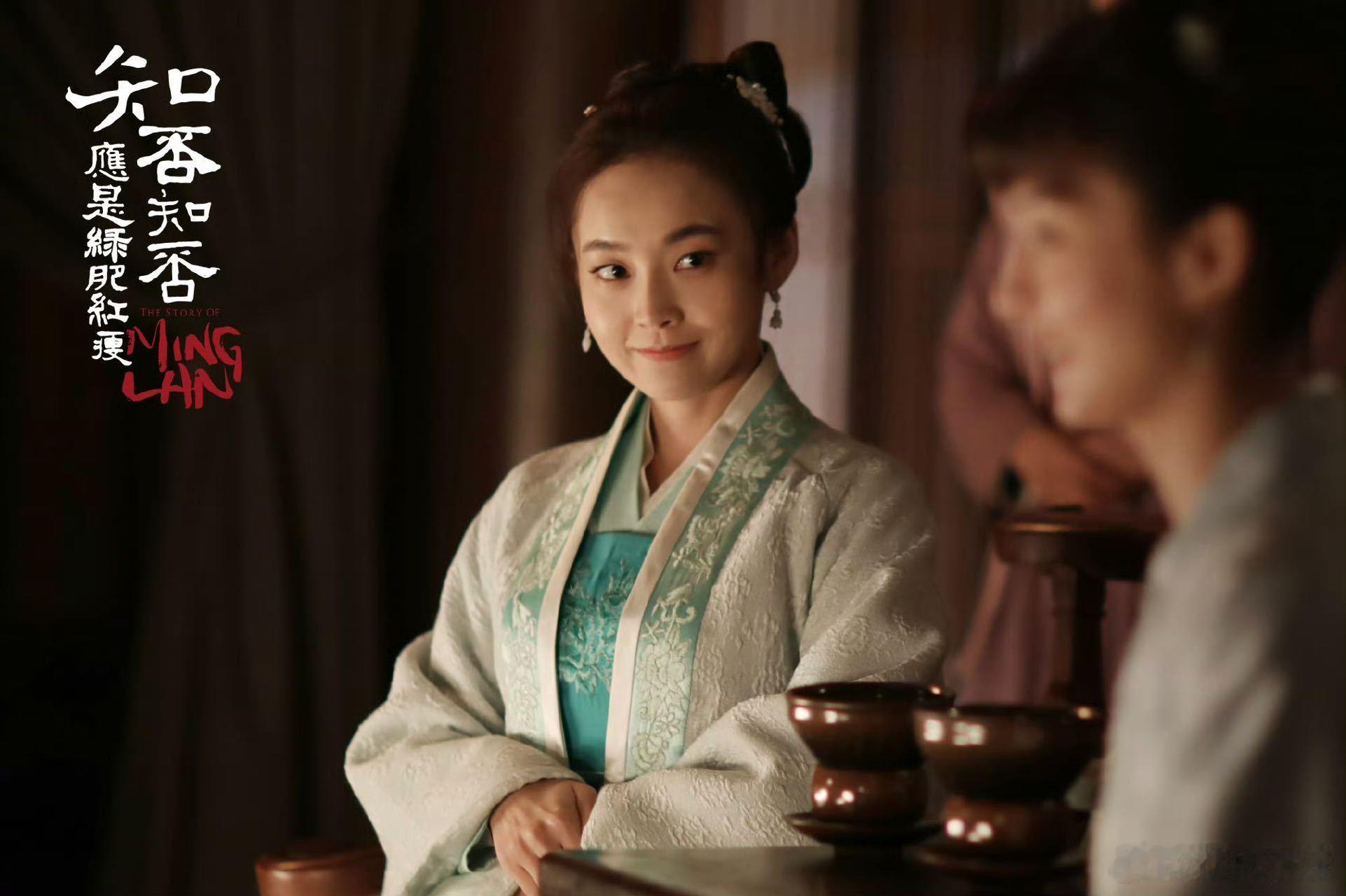 在《知否》中，张佳宁饰演的盛如兰，直率天真、活泼烂漫。她将如兰作为少女直率搞怪的