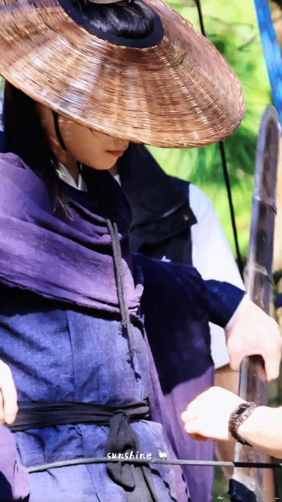 #杨洋[超话]# 我只能说杨洋一出手就是绝杀[舔屏][舔屏]真的破麻袋披在他身上
