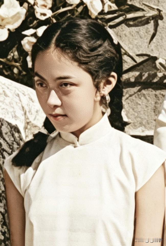 李湄，她是周总理收养的干女儿（何香凝的外孙女）她是烈士李少石和廖梦醒之女。
19