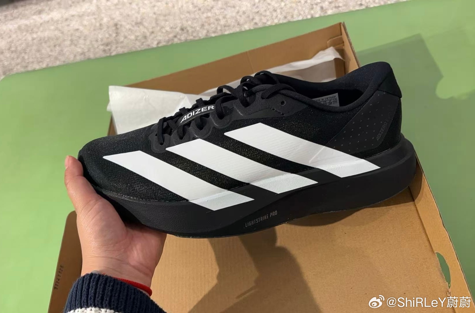 房大叔要我帮他买跑步鞋👟，总算任务完成 