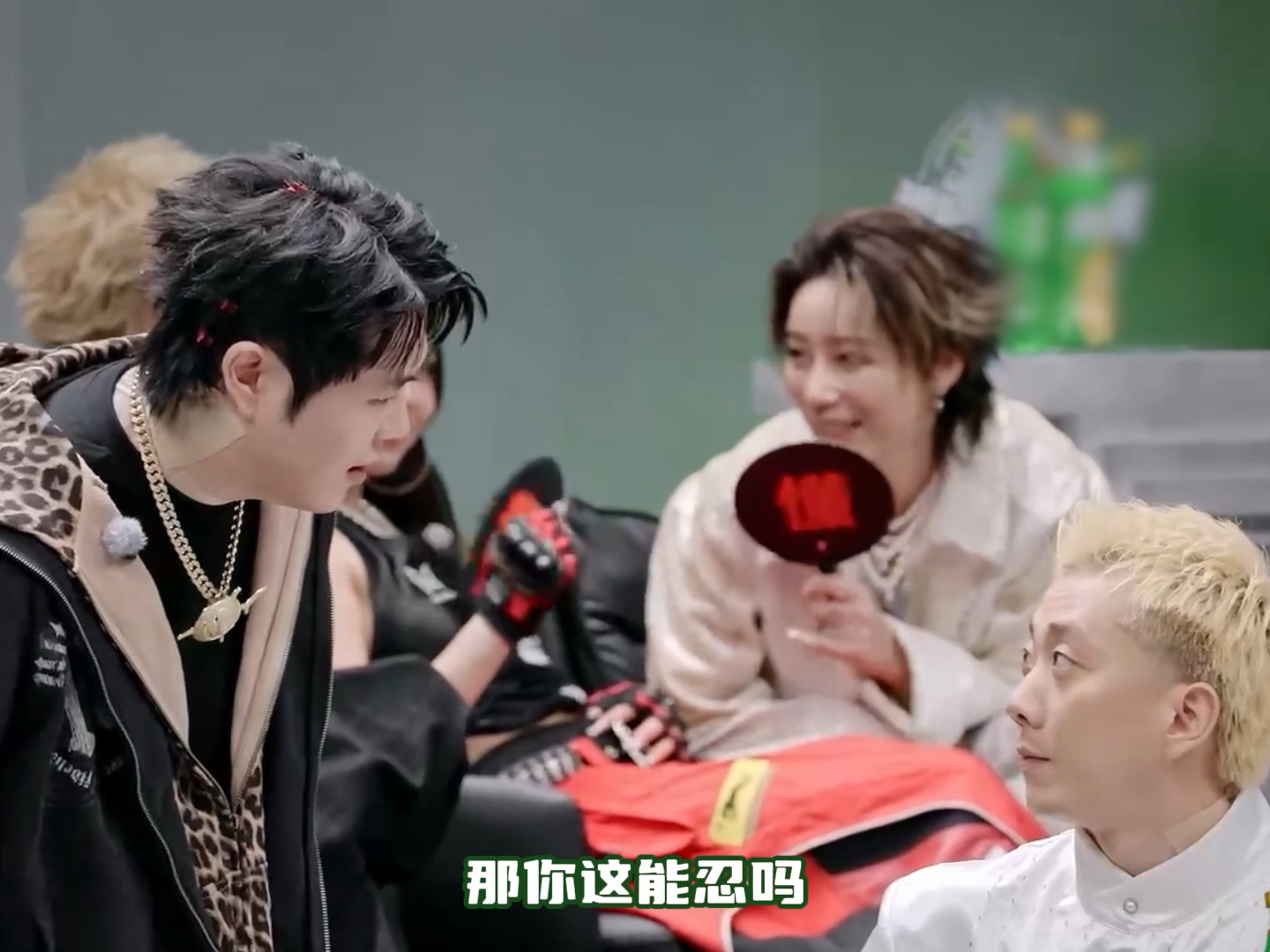 弹壳辉子接上喜单的活了 辉子和弹壳在后采环节嘴就没停过，不是在说，就是在说的路上
