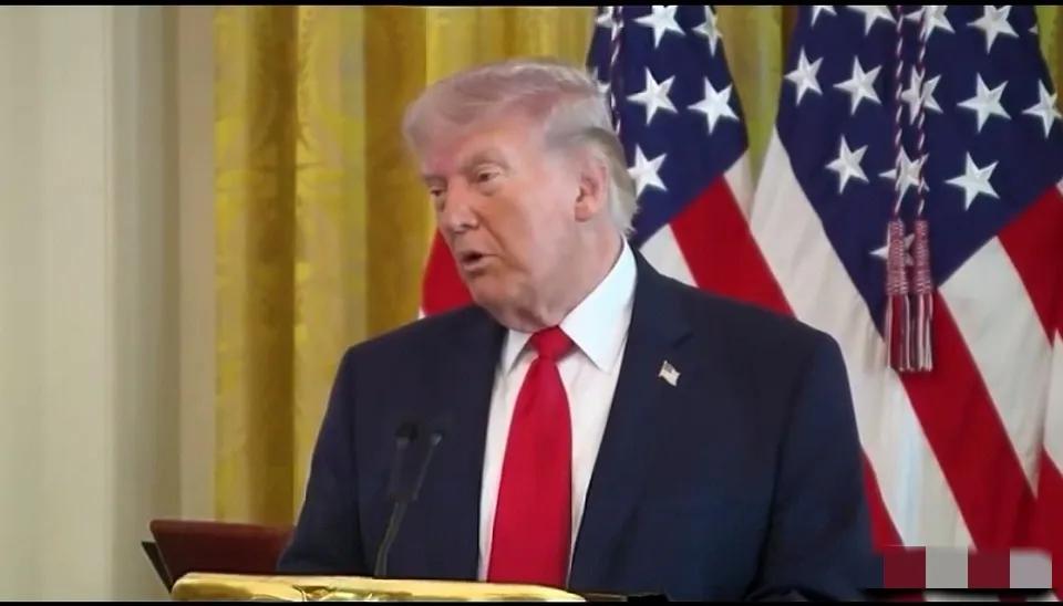 特朗普：拜登是个愚蠢总统。你们知道吗，我们本没必要介入乌克兰。乌克兰远在千里之外