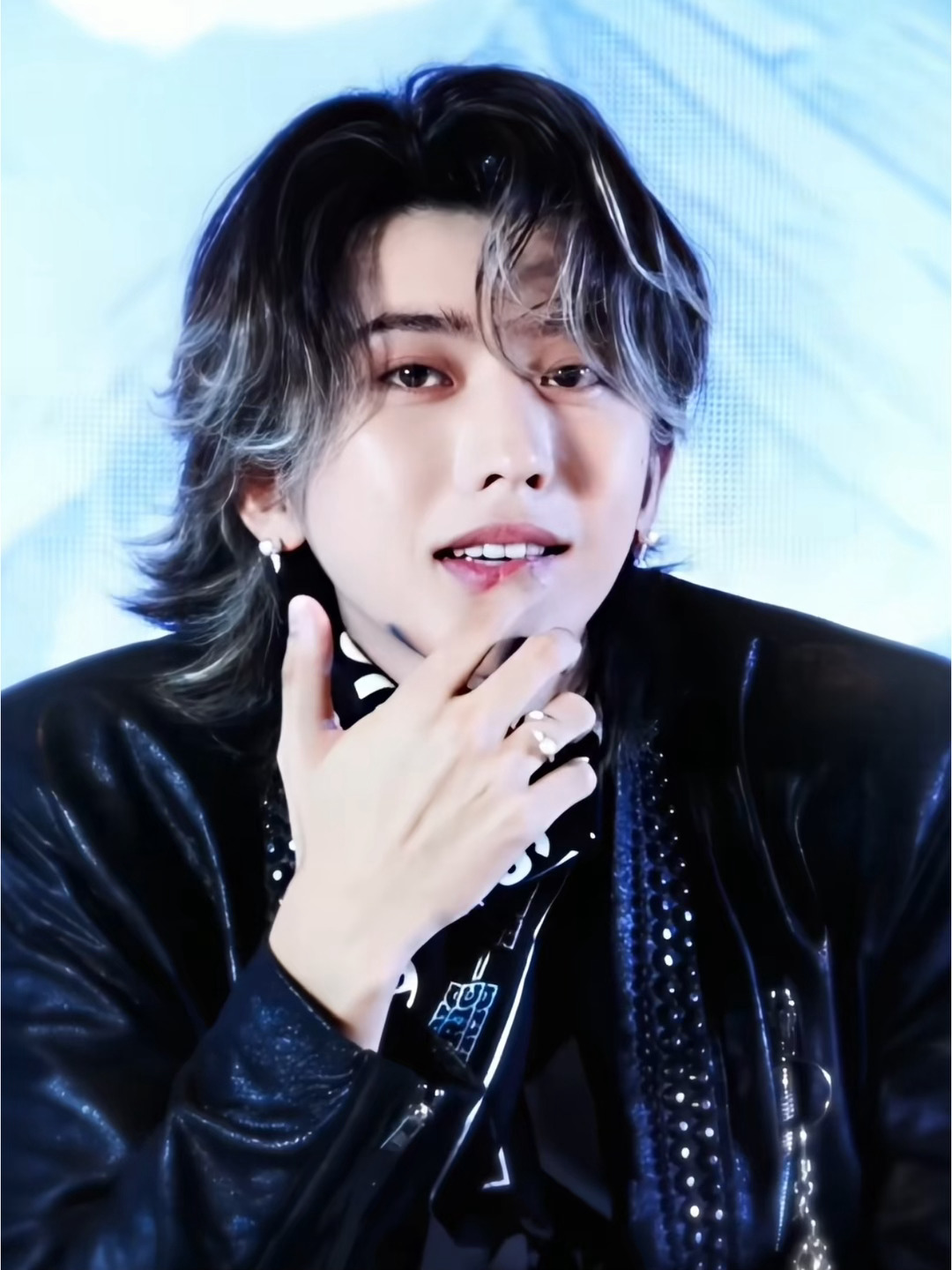 baby just hug me响起来，切实感觉夏天来了也是很久没看到gzs官方