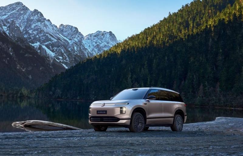 增程旗舰ID.ERA 9X，以硬核实力重构家庭出行新标杆
 
当新能源市场进入价